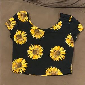 🌞Small sunflower crop top, never worn!